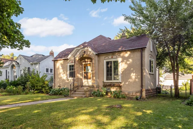 $299,000 | 5417 Nokomis Avenue, Minneapolis, MN 55417