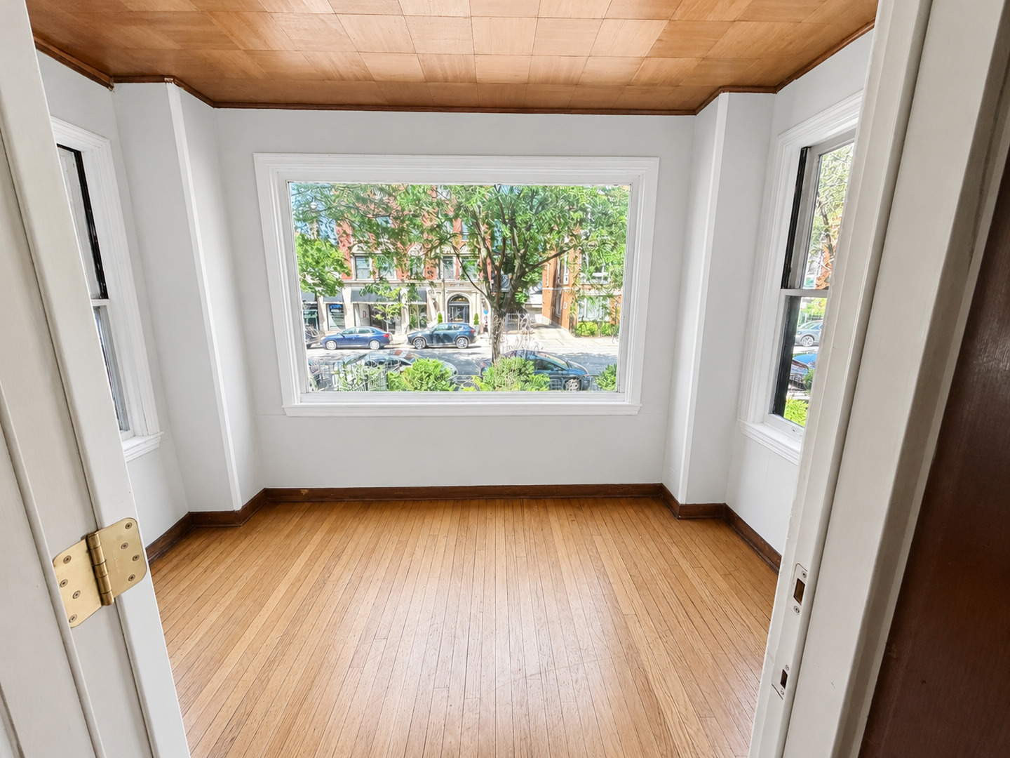 4149 North Sheridan Road, Unit 1 Chicago, IL 60613 - Photo 3 of 11