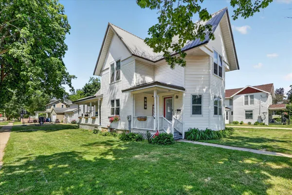 $304,900 | 607 East 2nd Avenue, Brodhead, WI 53520
