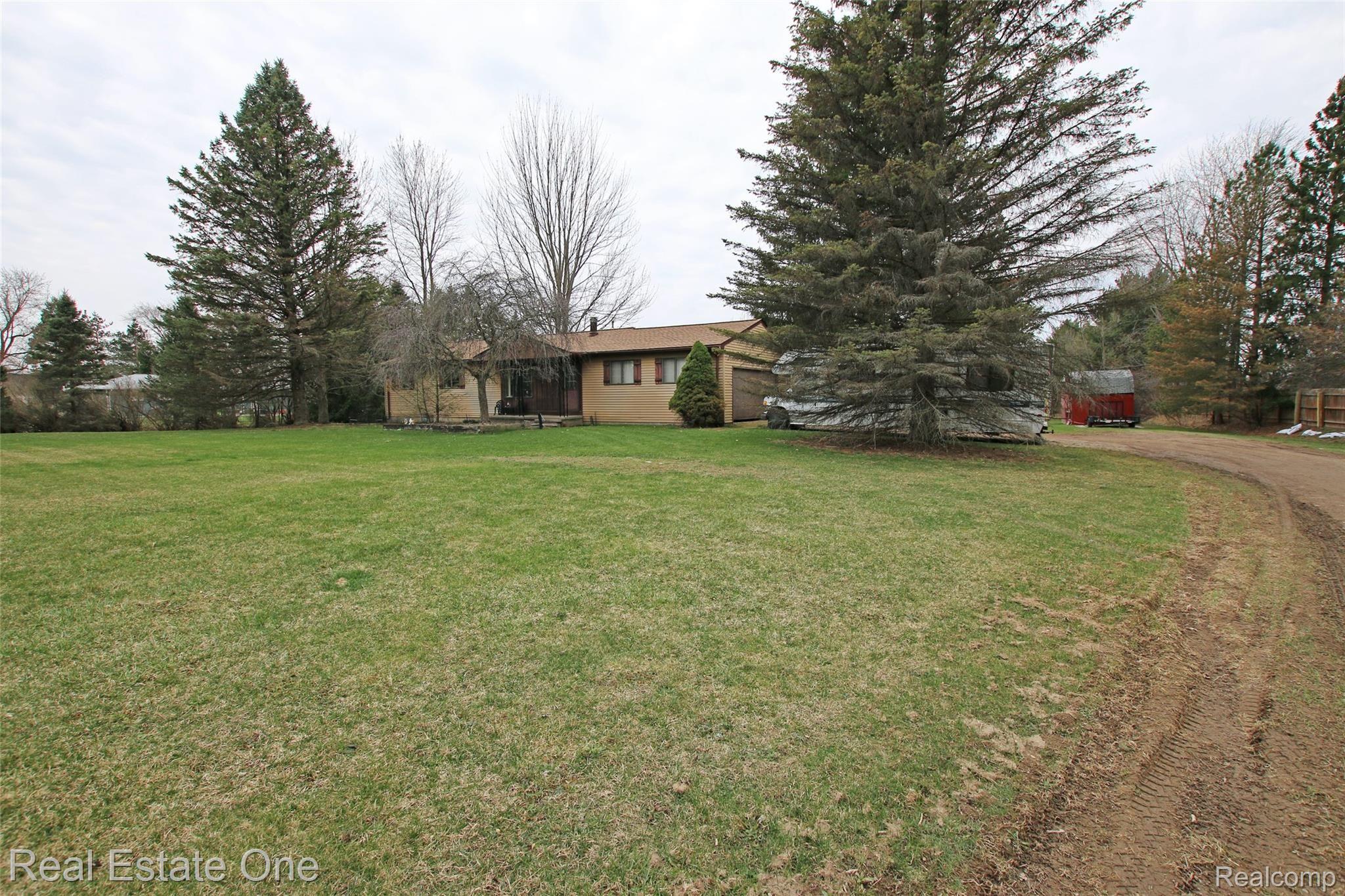 940 South Hurd Road Oxford, MI 48371 - Photo 44 of 57 44) Front.jpg