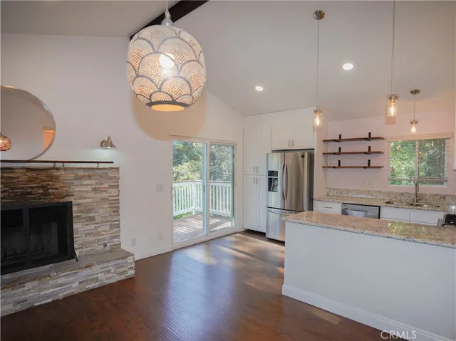 $2,500 | 810 West Victoria Court, Lake Arrowhead, CA 92352