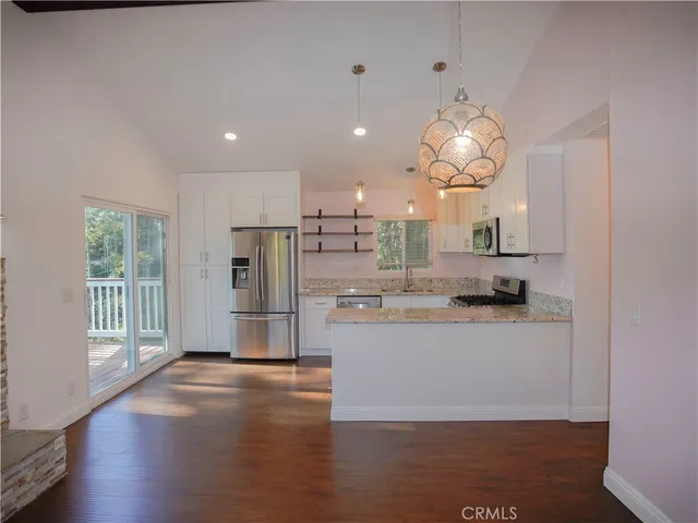 $2,500 | 810 West Victoria Court, Lake Arrowhead, CA 92352