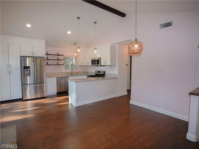 $2,500 | 810 West Victoria Court, Lake Arrowhead, CA 92352