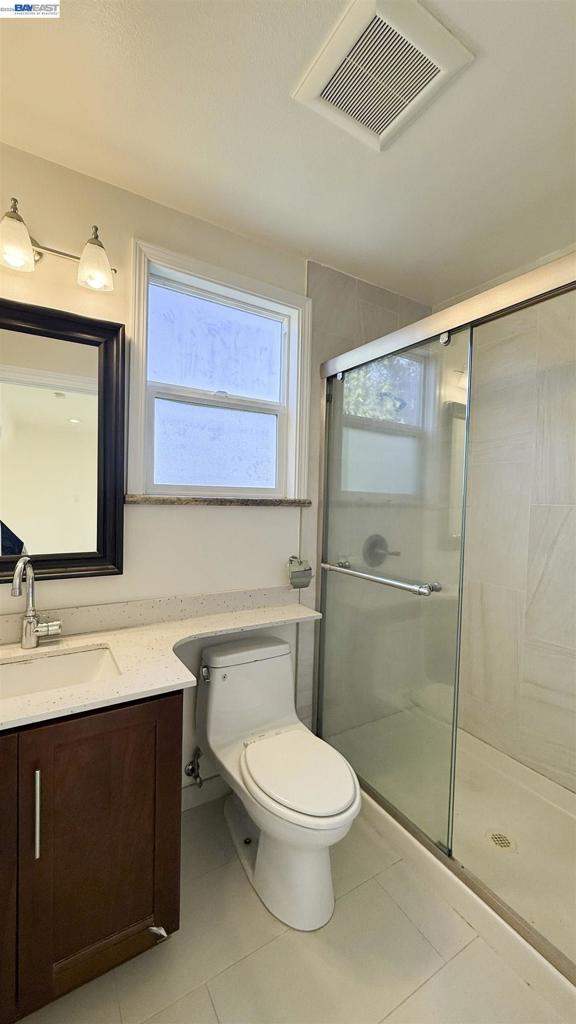 3682 Seven Hills Road Castro Valley, CA 94546 - Photo 18 of 22 Bathroom #1