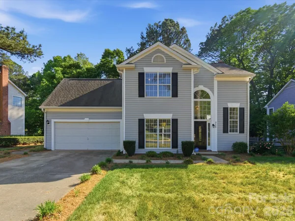 $415,000 | 3129 Crescent Knoll Drive, Matthews, NC 28105