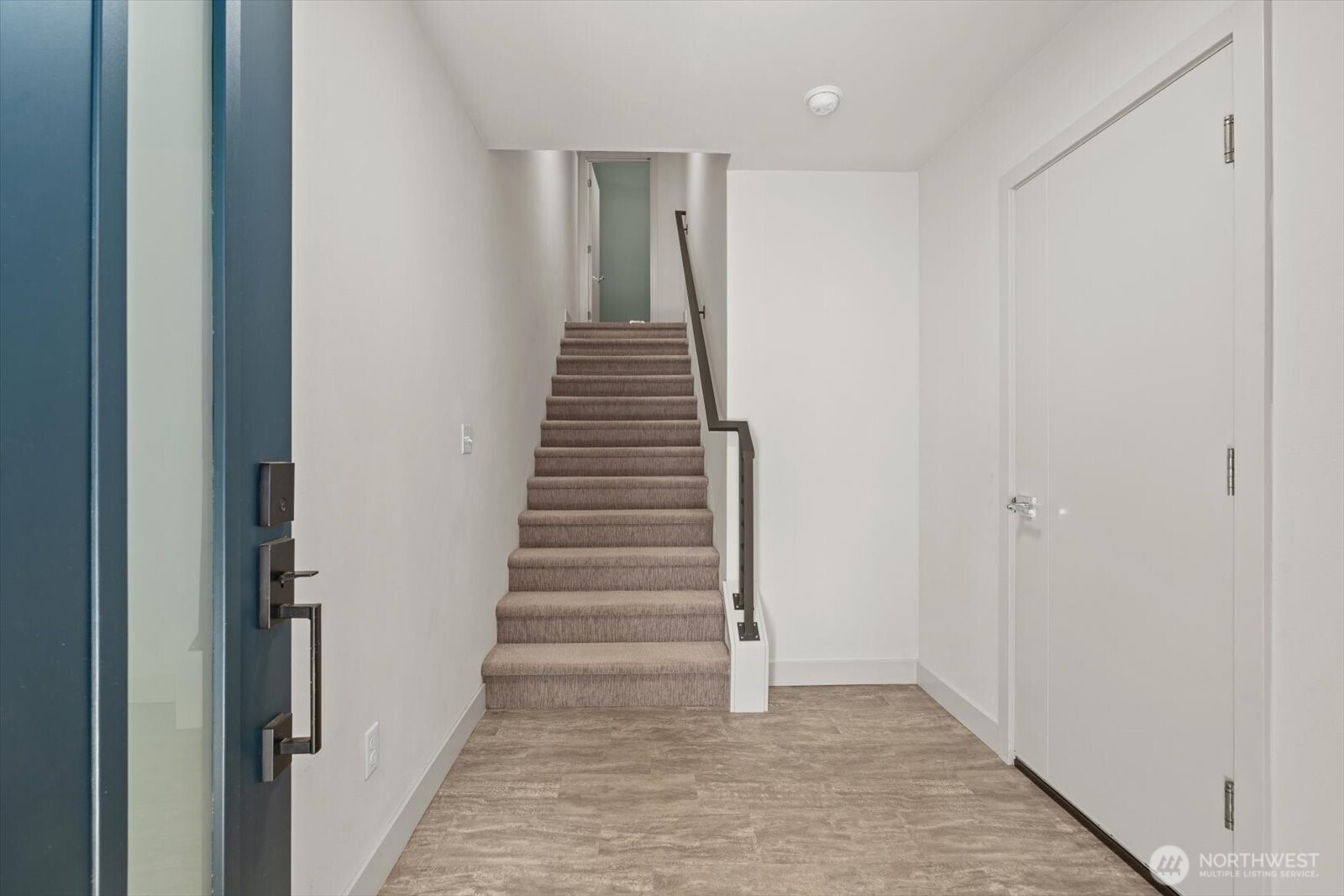17905 35th Avenue Southeast, Unit B4 Bothell, WA 98012 - Photo 3 of 31
