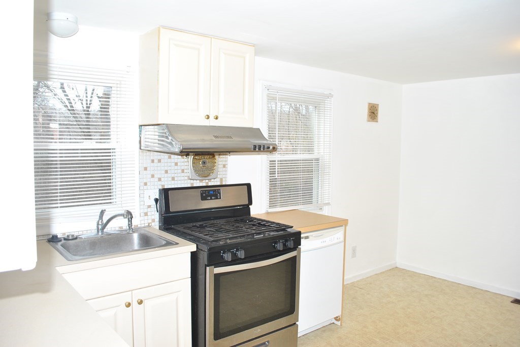 183 Maple Street, Unit 183 Needham, MA 02492 - Photo 4 of 8