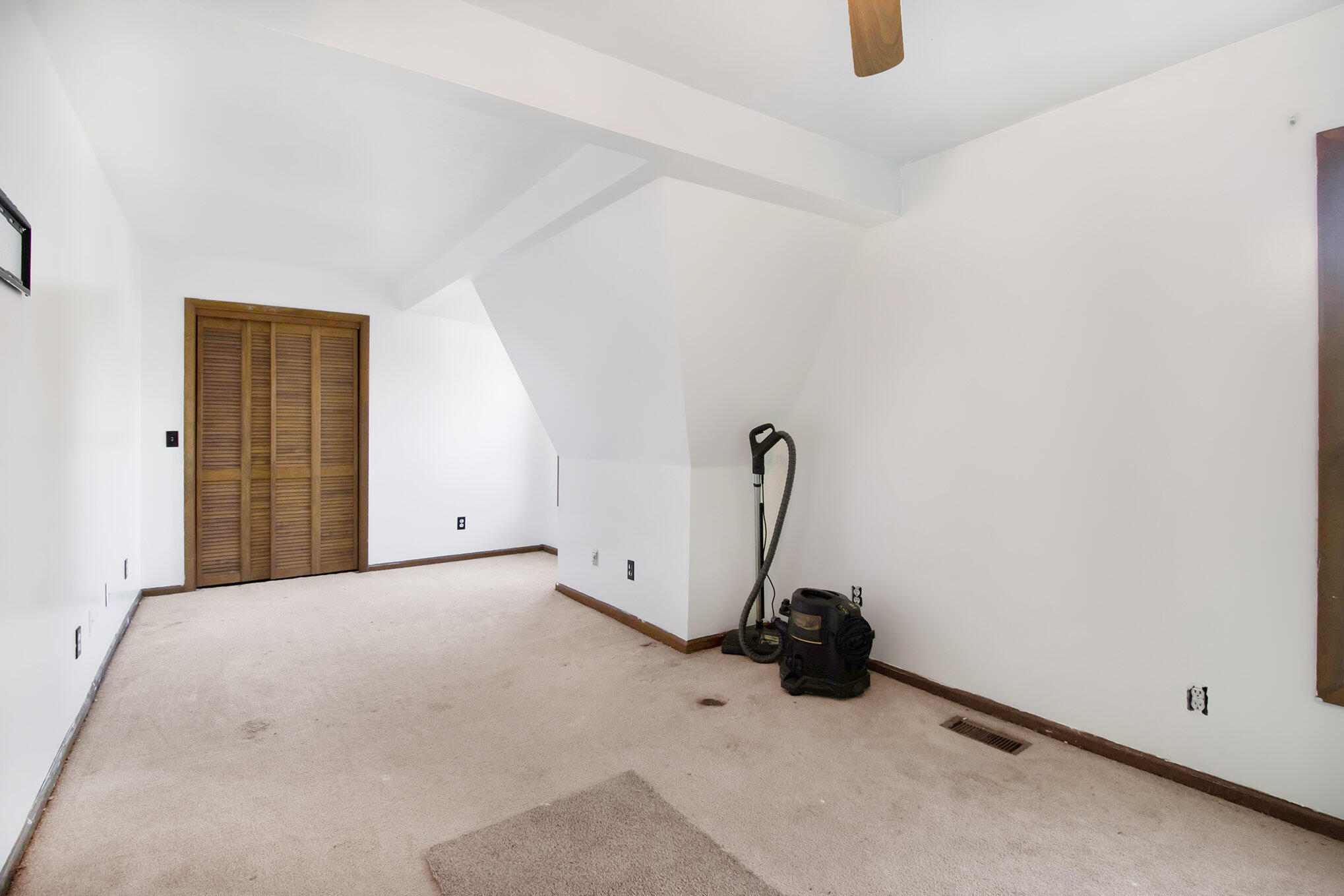 330 6th Avenue Three Rivers, MI 49093 - Photo 13 of 19 015_file_663