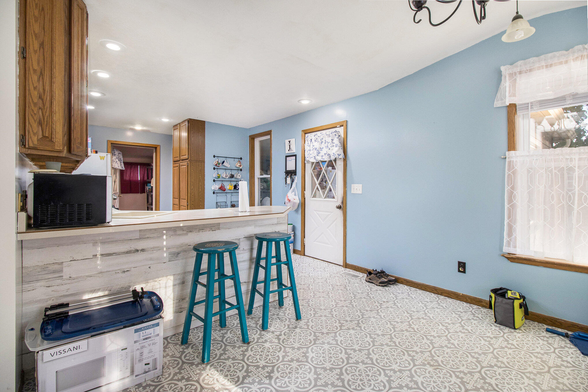 330 6th Avenue Three Rivers, MI 49093 - Photo 4 of 19 004_file_953