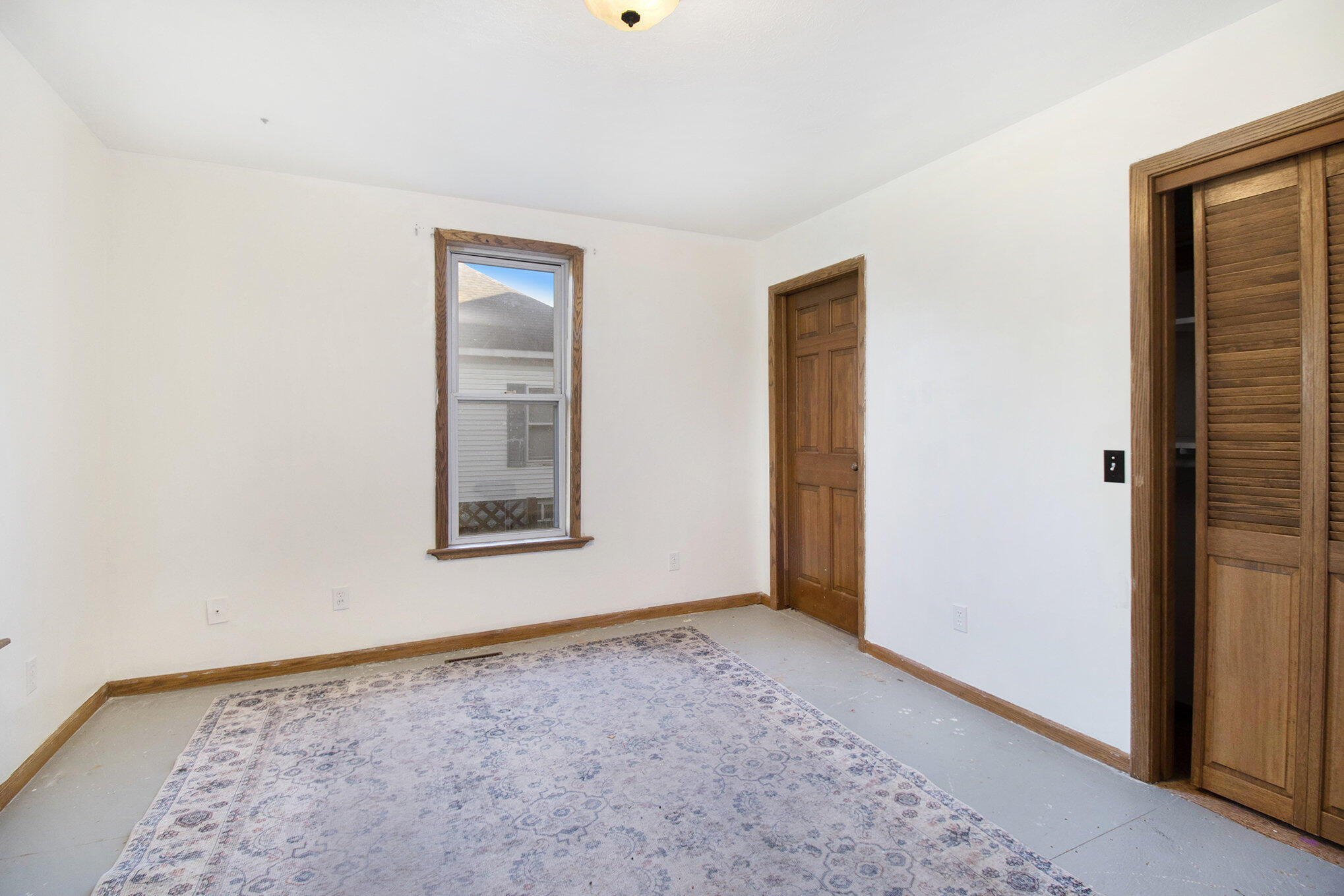 330 6th Avenue Three Rivers, MI 49093 - Photo 8 of 19 009_file_669