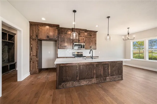 $487,500 | 462 Green Drive, Lawson, MO 64062