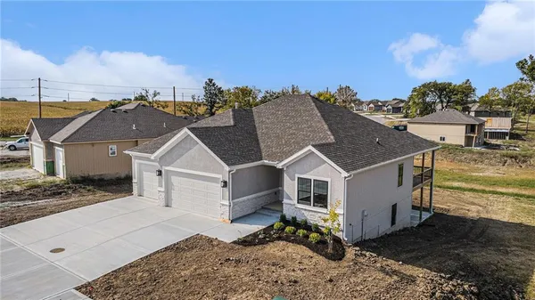 $469,000 | 462 Green Drive, Lawson, MO 64062