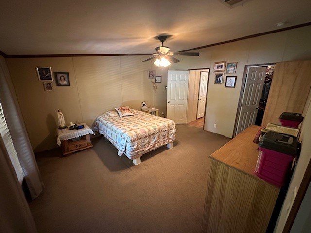 6083 Farm To Market 1462 Rosharon, TX 77583 - Photo 38 of 43 a spacious bedroom with a bed and a flat screen tv
