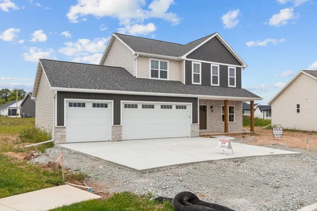 $619,900 | 2514 Beasle Court, De Pere, WI 54115