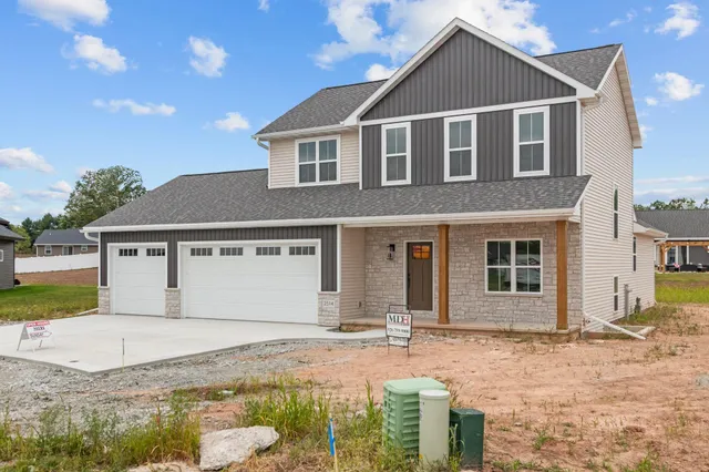 $619,900 | 2514 Beasle Court, De Pere, WI 54115