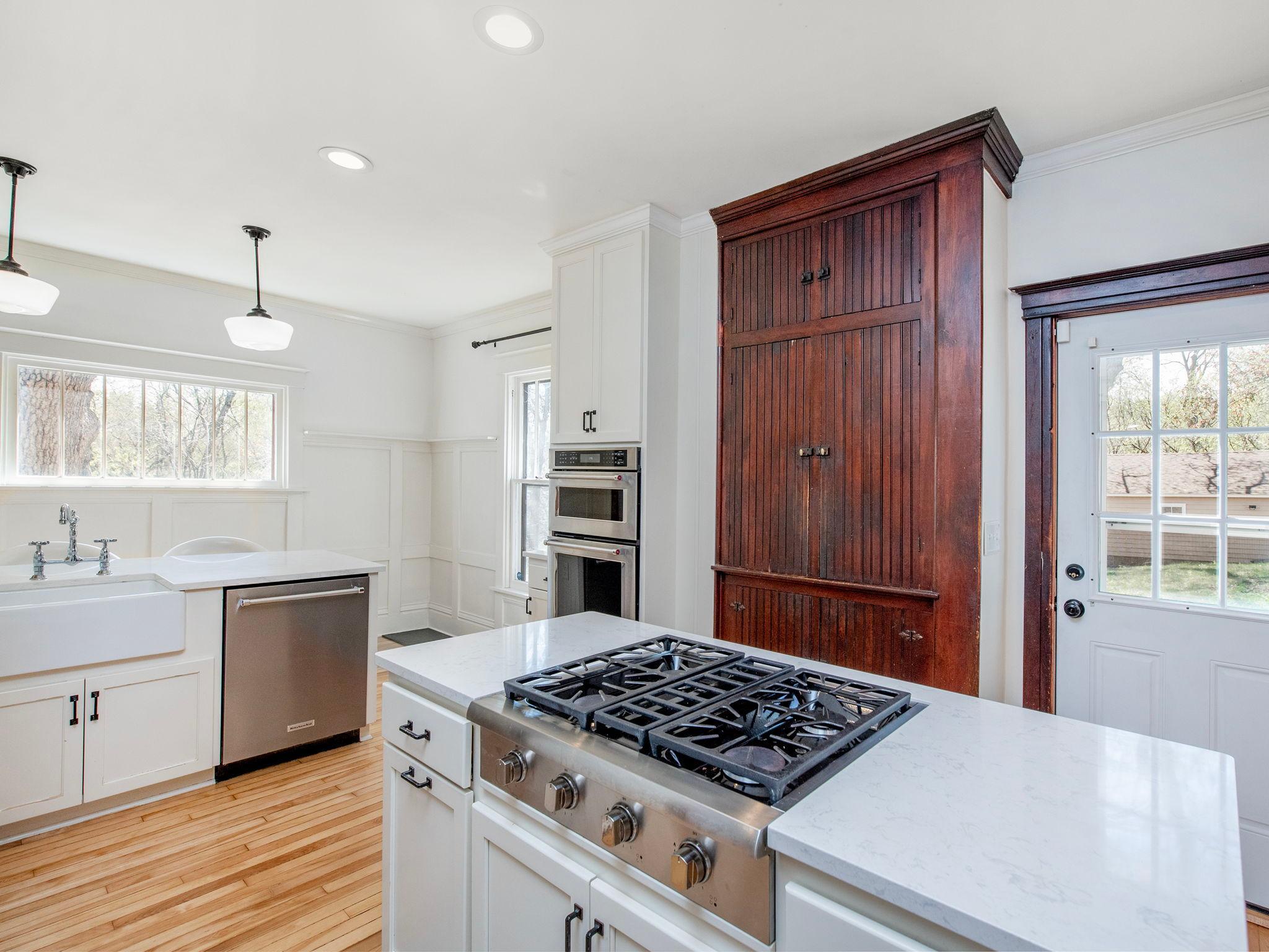 5434 Williston Road Minnetonka, MN 55345 - Photo 9 of 68