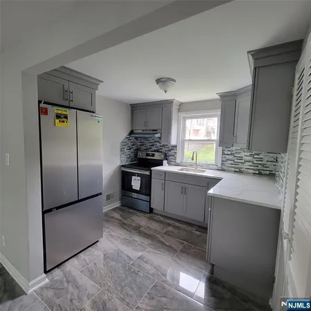 $2,450 | 516 6th Street, Unit 2, Palisades Park, NJ 07650