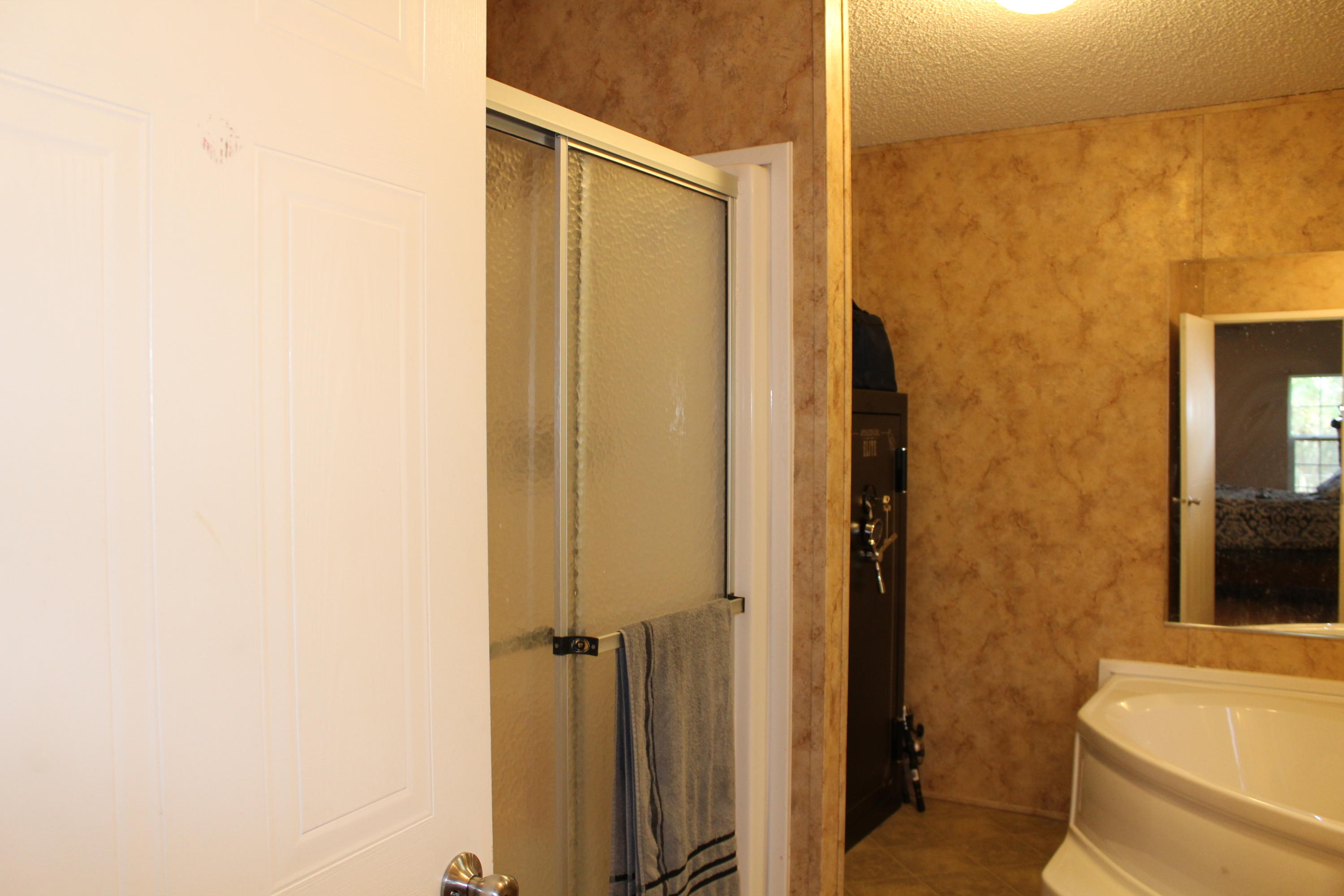 400 Whitfield Road Freeport, FL 32439 - Photo 20 of 34 400 Whitfield_Master Bathroom 3
