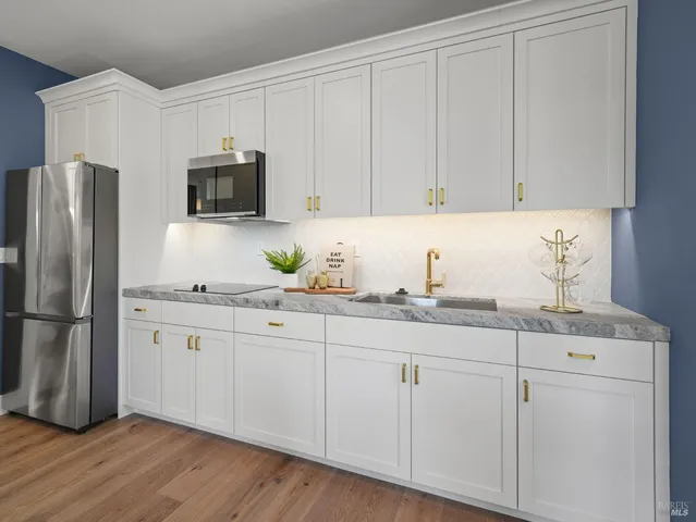 $3,119,900 | 27 Erin Drive, San Rafael, CA 94903