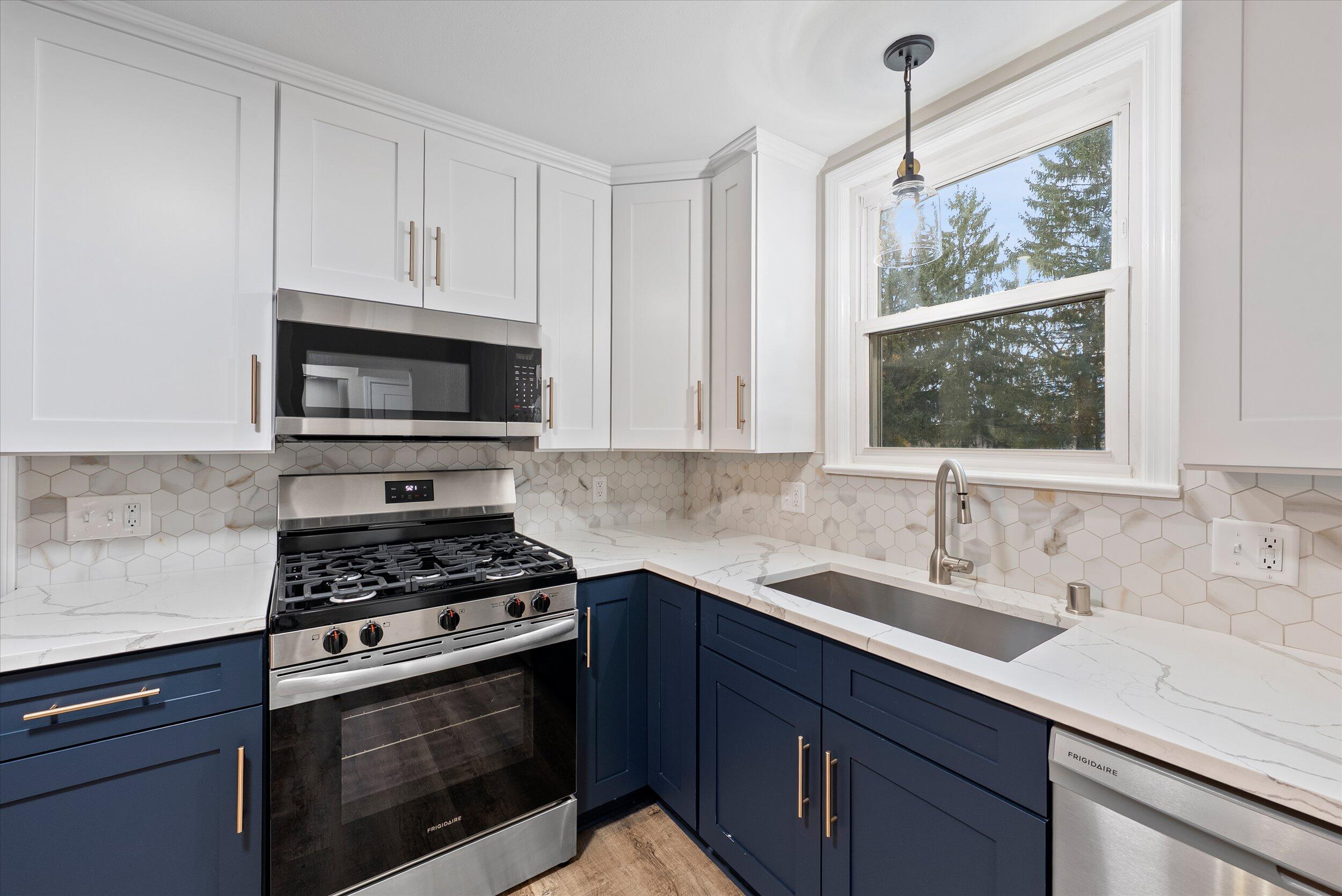 W204N9269 Lannon Road Menomonee Falls, WI 53051 - Photo 14 of 74 14-Kitchen