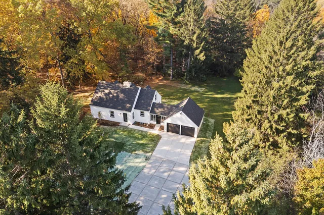 $699,900 | W204N9269 Lannon Road, Menomonee Falls, WI 53051