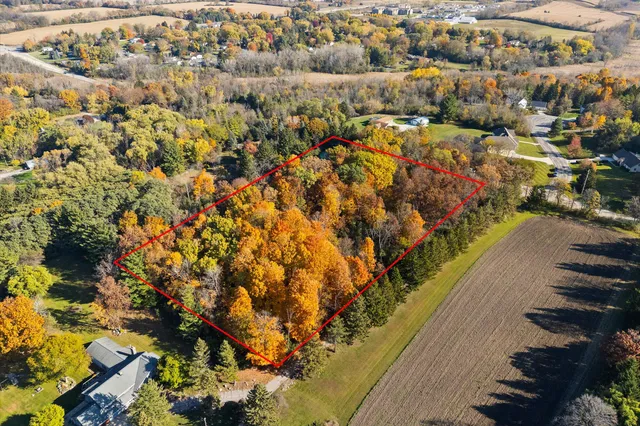 $699,900 | W204N9269 Lannon Road, Menomonee Falls, WI 53051