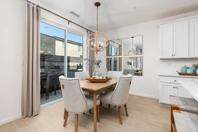 $381,990 | 6580 East Cresthaven Drive, Fresno, CA 93727