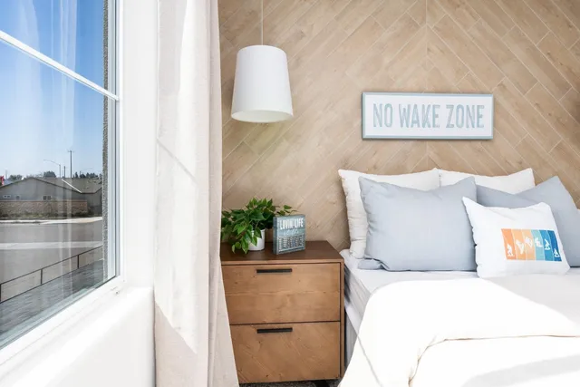 $381,990 | 6580 East Cresthaven Drive, Fresno, CA 93727