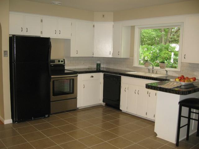 3318 Grace Road Kalamazoo, MI 49006 - Photo 2 of 21 Additional Photo