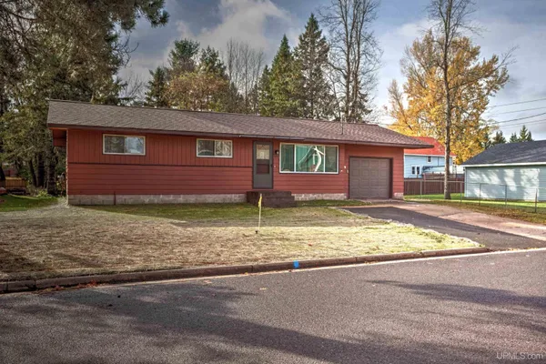 $180,000 | 817 East Margaret Street, Ironwood, MI 49938