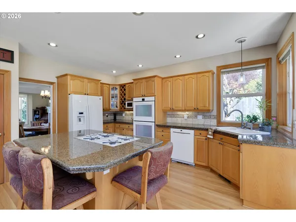 $660,000 | 1969 Northeast 20th Avenue, Canby, OR 97013