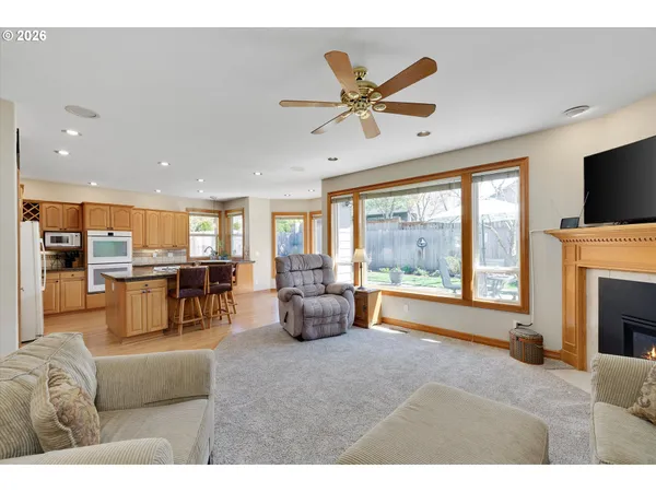 $660,000 | 1969 Northeast 20th Avenue, Canby, OR 97013