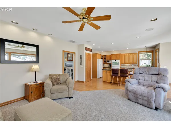 $660,000 | 1969 Northeast 20th Avenue, Canby, OR 97013