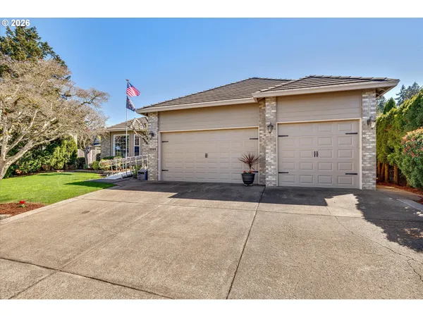 $660,000 | 1969 Northeast 20th Avenue, Canby, OR 97013