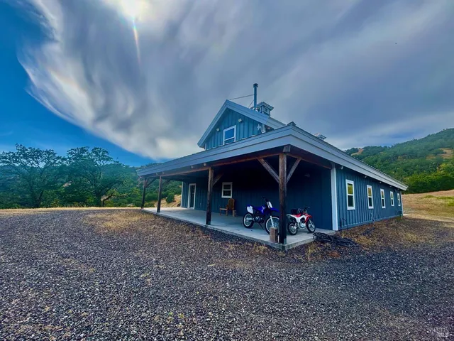 $2,950,000 | 2371 McNab Ranch Road, Ukiah, CA 95482