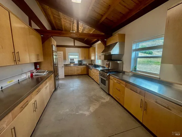 $2,950,000 | 2371 McNab Ranch Road, Ukiah, CA 95482