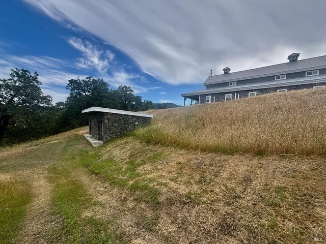 $2,950,000 | 2371 McNab Ranch Road, Ukiah, CA 95482