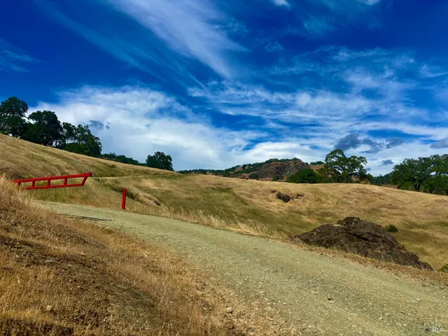 $2,950,000 | 2371 McNab Ranch Road, Ukiah, CA 95482