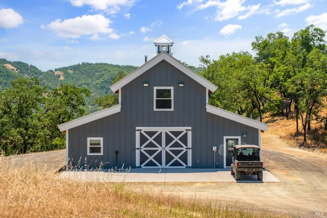 $2,950,000 | 2371 McNab Ranch Road, Ukiah, CA 95482
