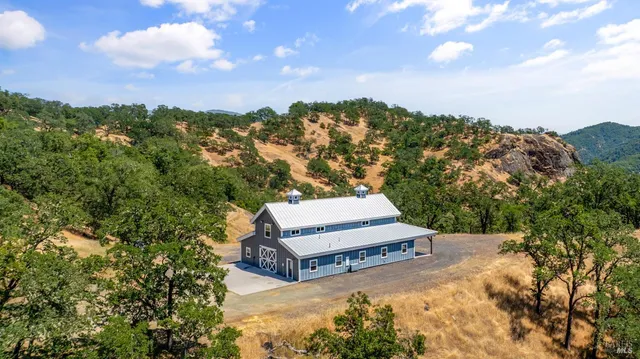 $2,950,000 | 2371 McNab Ranch Road, Ukiah, CA 95482