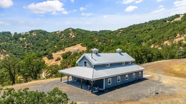 $2,950,000 | 2371 McNab Ranch Road, Ukiah, CA 95482