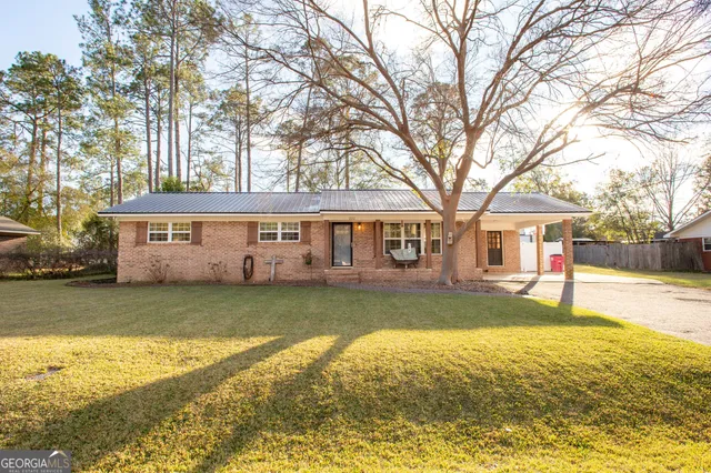 $259,000 | 222 Edgewood Drive, Blackshear, GA 31516