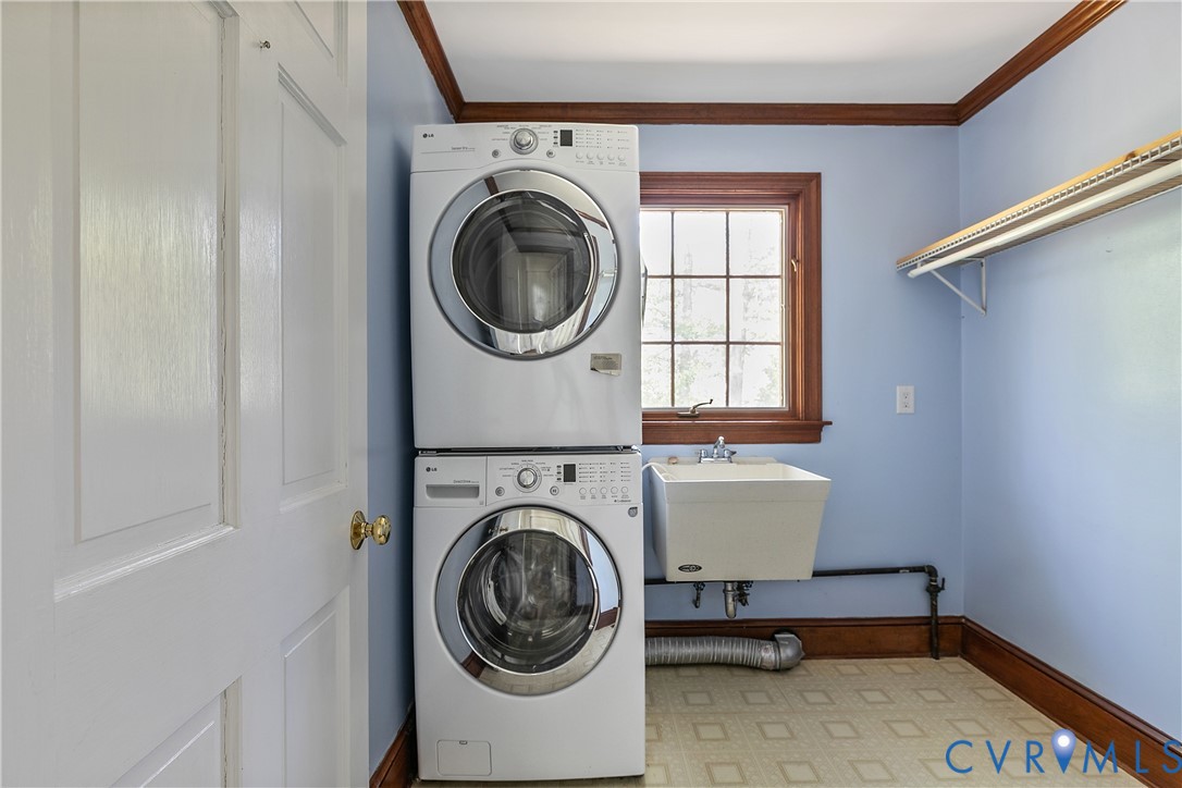 10000 Ramsbury Way Richmond, VA 23238 - Photo 30 of 59 a utility room with dryer and washer