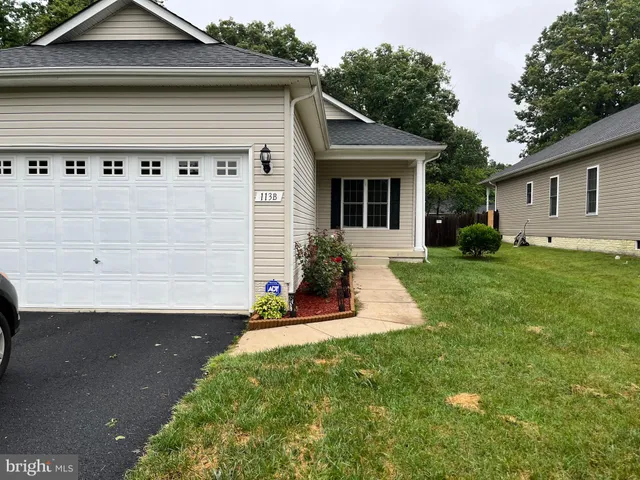 $2,300 | 113 B Hotchkiss Street, Fredericksburg, VA 22408