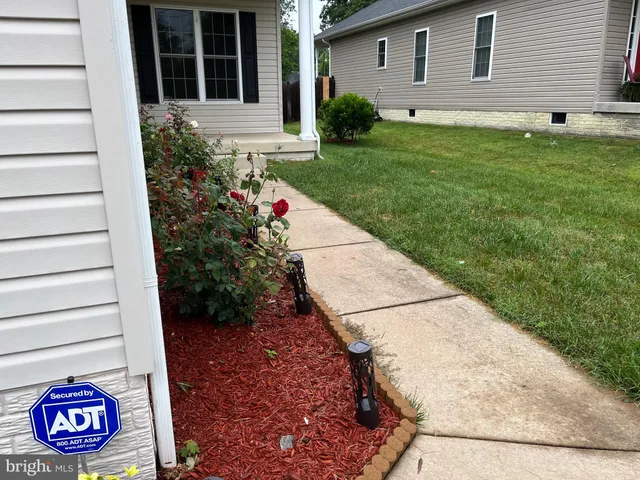 $2,300 | 113 B Hotchkiss Street, Fredericksburg, VA 22408