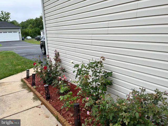 $2,300 | 113 B Hotchkiss Street, Fredericksburg, VA 22408