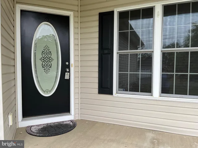 $2,300 | 113 B Hotchkiss Street, Fredericksburg, VA 22408