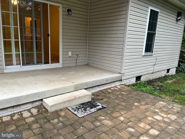 $2,300 | 113 B Hotchkiss Street, Fredericksburg, VA 22408