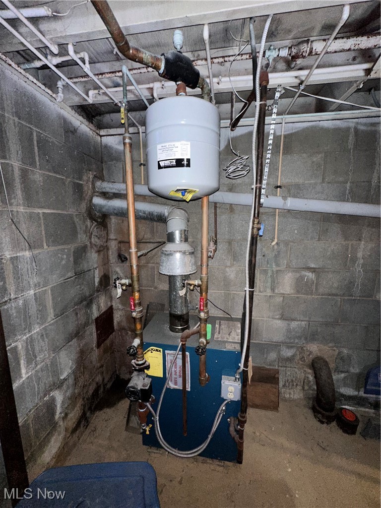 2829 Shellhart Road Barberton, OH 44203 - Photo 24 of 29 Utilities featuring a heating unit