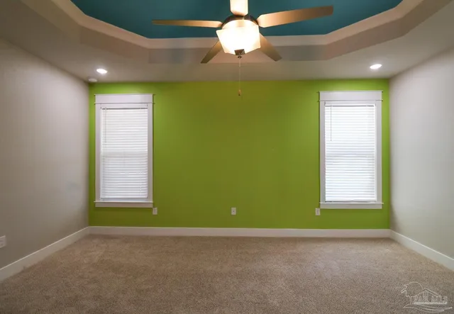 a view of empty room with window